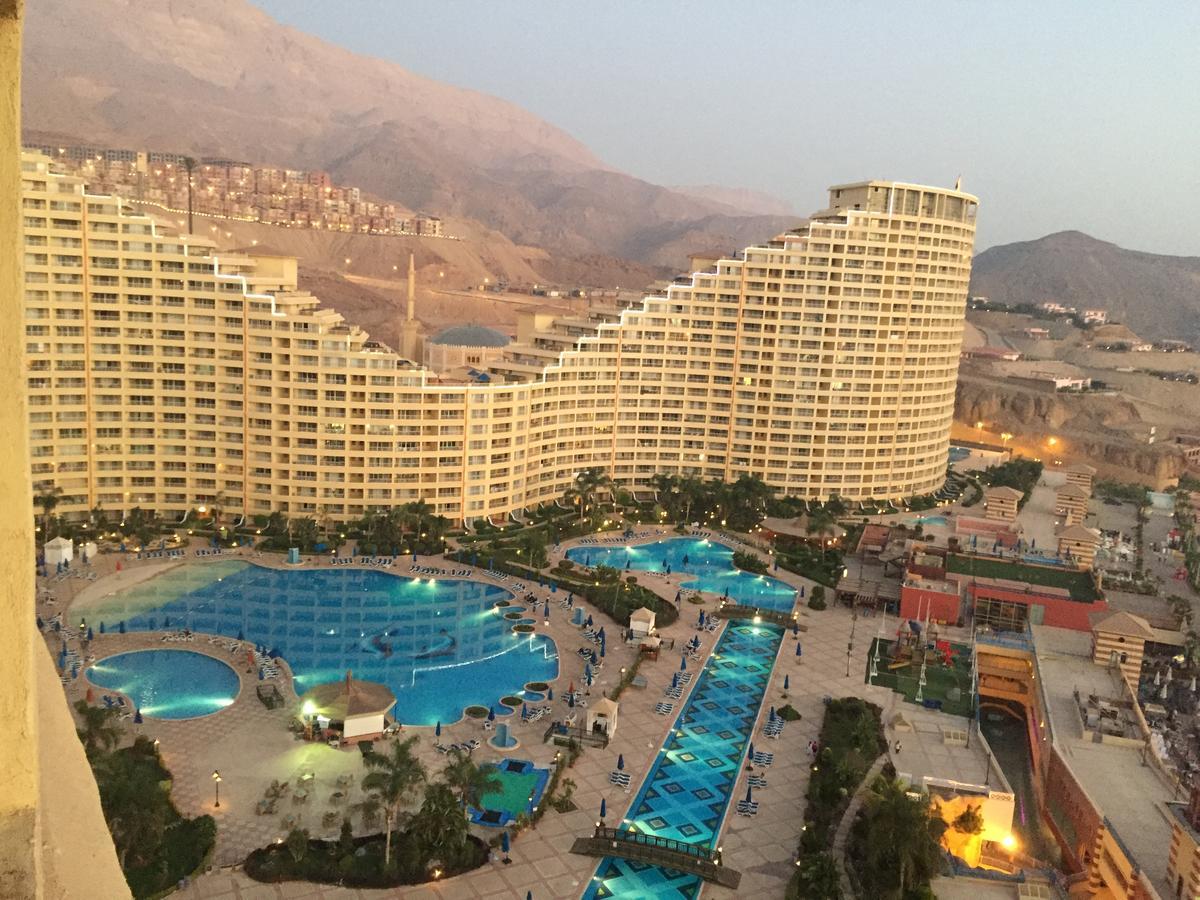In Porto Sokhna Pyramids For Families * Ain Sukhna